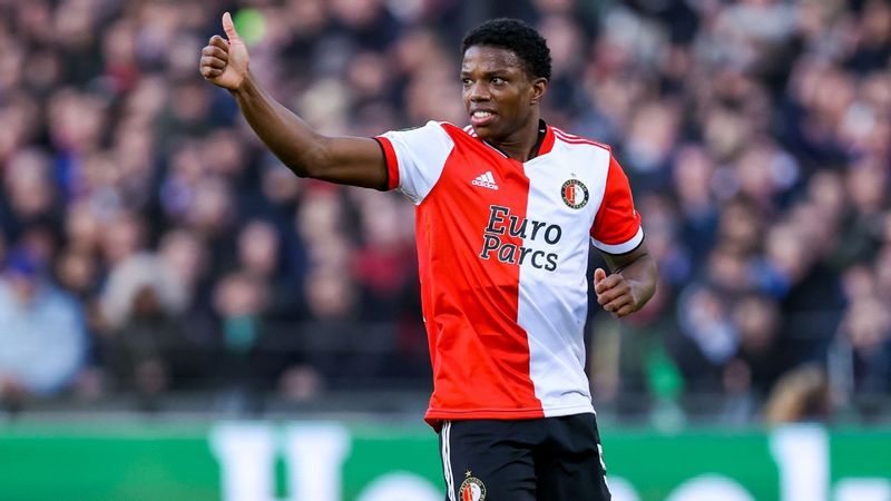 Anh khởi đầu với Feyenoord Anh khởi đầu với Feyenoord